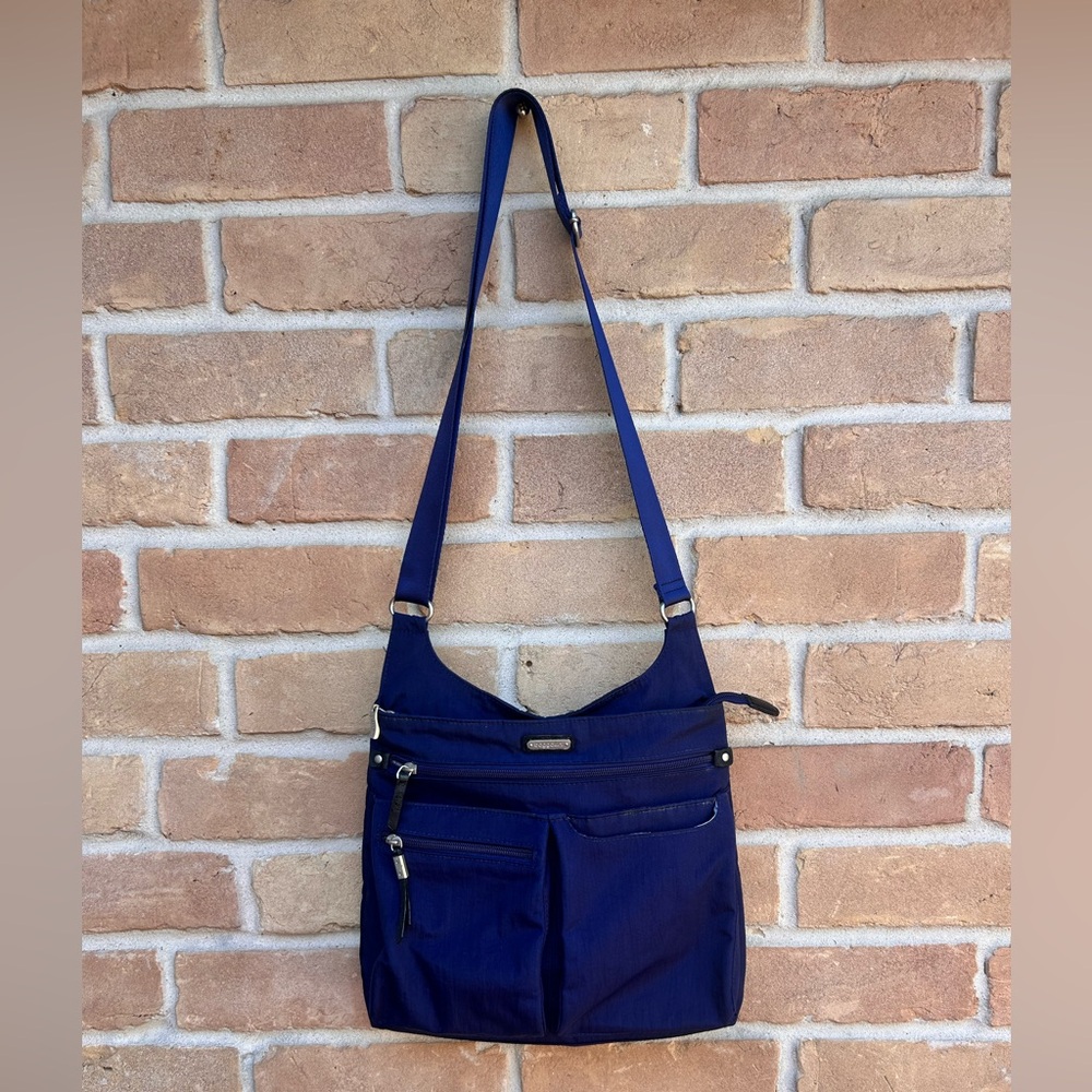 SOLD Baggallini On Track Zip Crossbody Medium Travel Vacation Bag Purse Carry-On